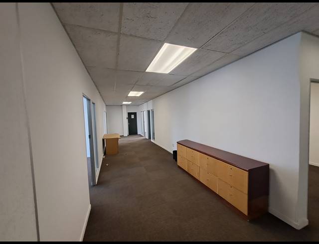 419M² OFFICE TO LET IN CRAIGHALL
